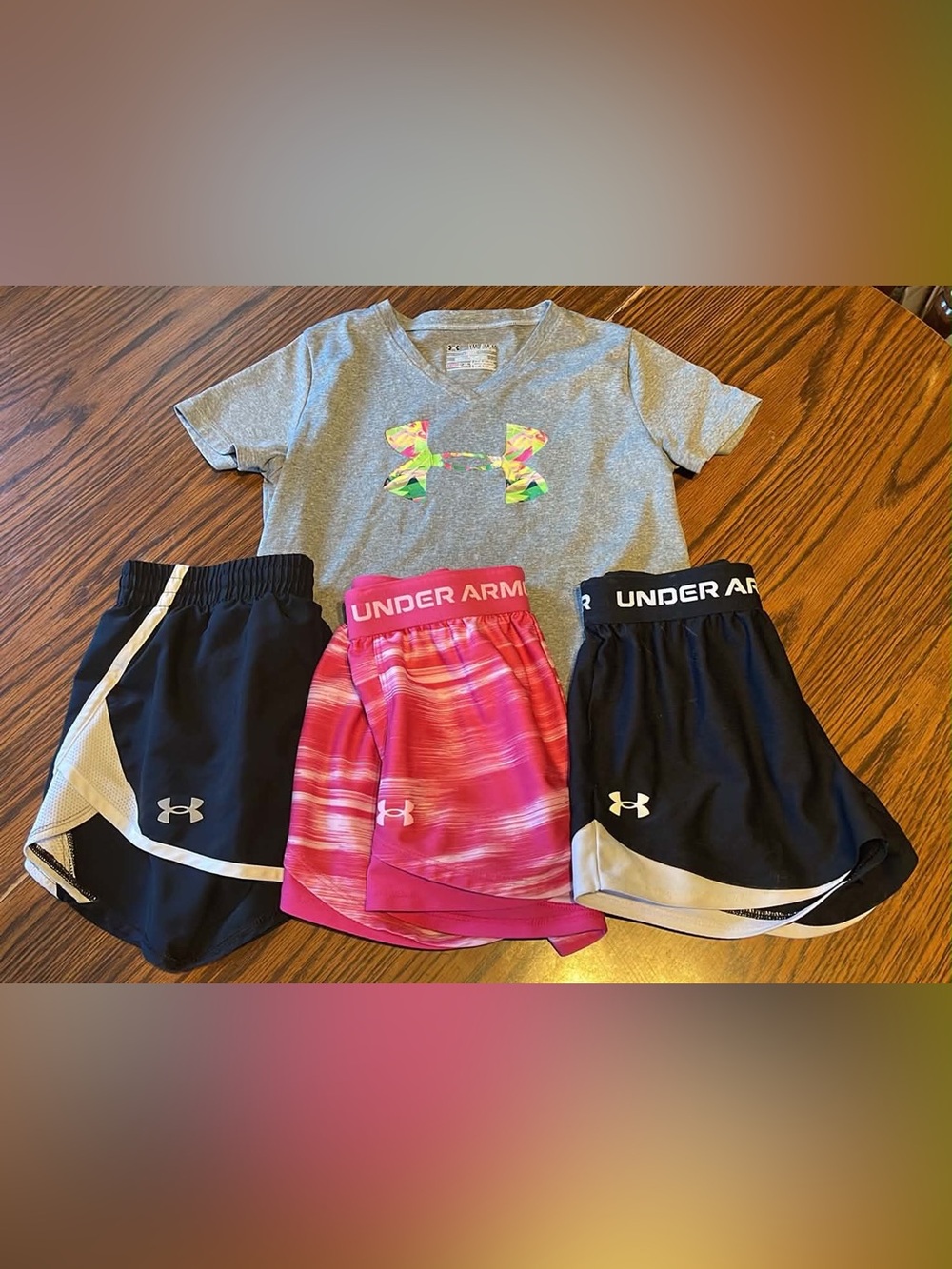 Youth Girls Under Armour Shirt and Shorts Size Medium